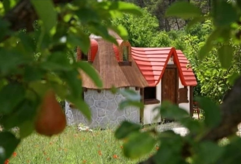Immaculate 2 Bed Cottage Near Krka Waterfalls