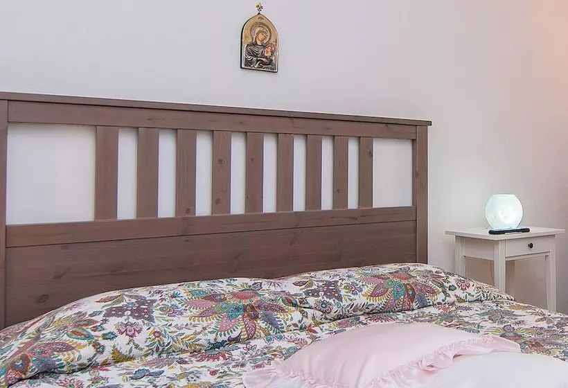اقامتگاه Beautiful 1 Bed House In Avola