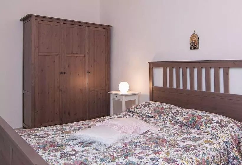 اقامتگاه Beautiful 1 Bed House In Avola