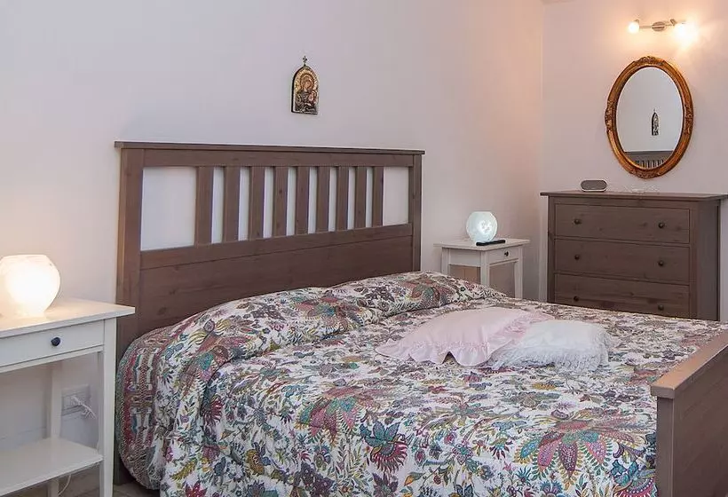 اقامتگاه Beautiful 1 Bed House In Avola