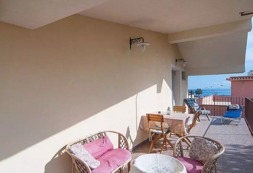 اقامتگاه Beautiful 1 Bed House In Avola