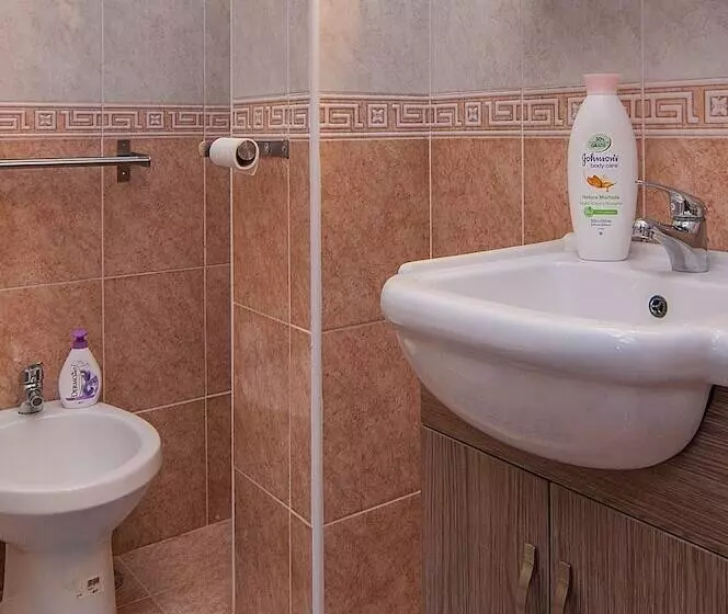 اقامتگاه Beautiful 1 Bed House In Avola