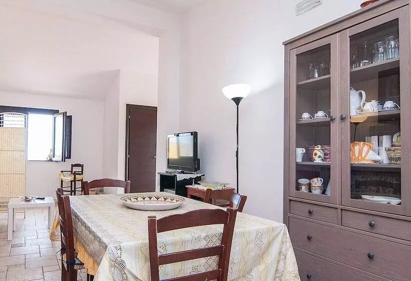 اقامتگاه Beautiful 1 Bed House In Avola