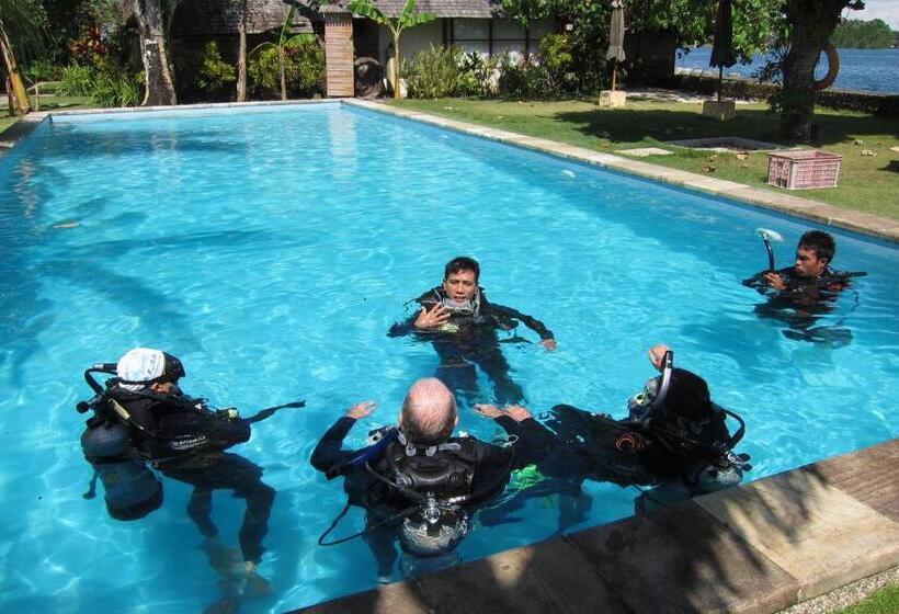 فندق Cocotinos Manado