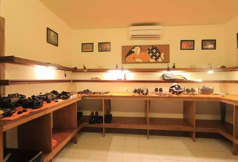 ホテル Cocotinos Manado