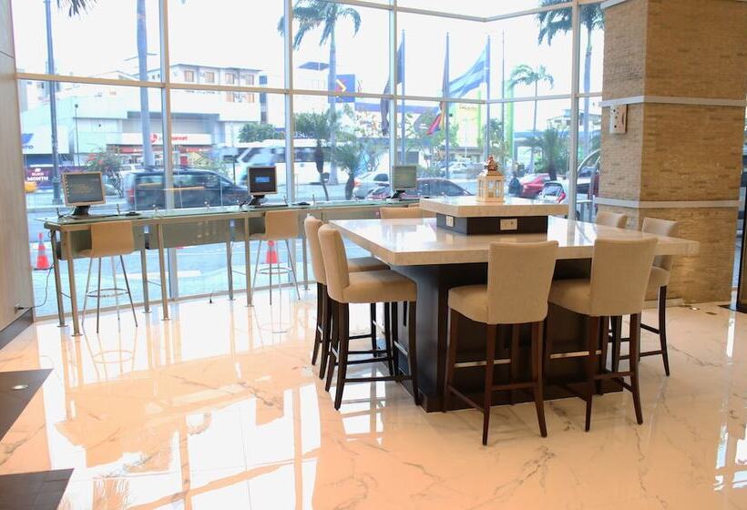 Hotel Courtyard By Marriott Guayaquil
