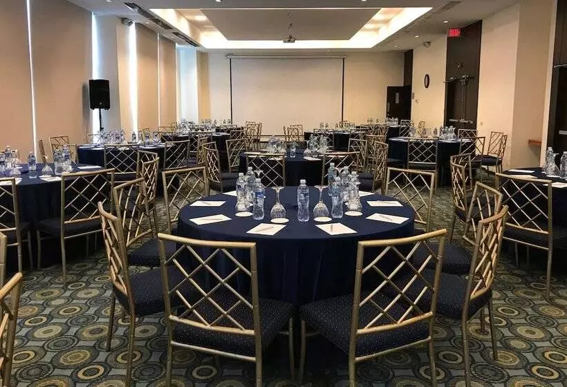 Hotell Courtyard By Marriott Guayaquil