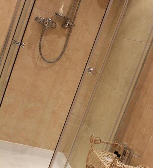 Отель The George & Dragon