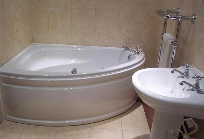 Отель The George & Dragon