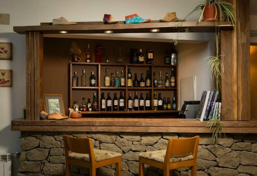 هتل Hosteria Roble Sur