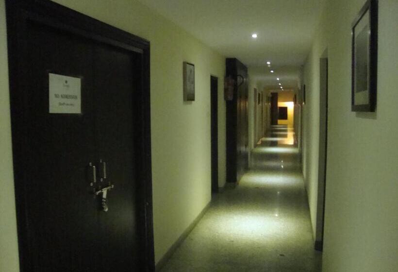 호텔 Lords Eco Inn  Dahej