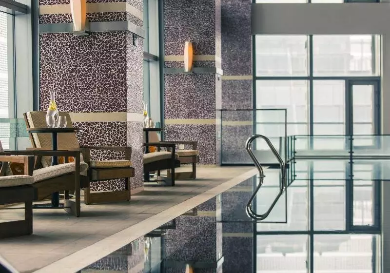 هتل Renaissance Beijing Capital