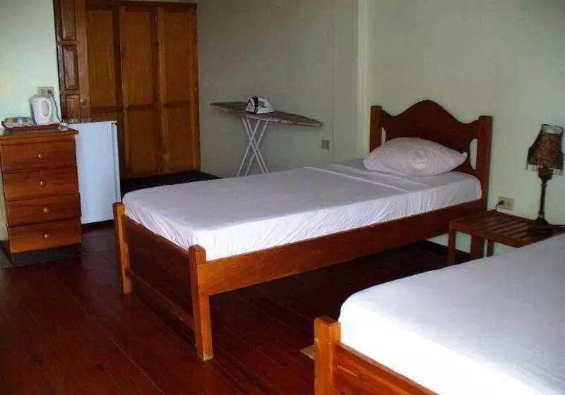 هتل Tobago Island Suites