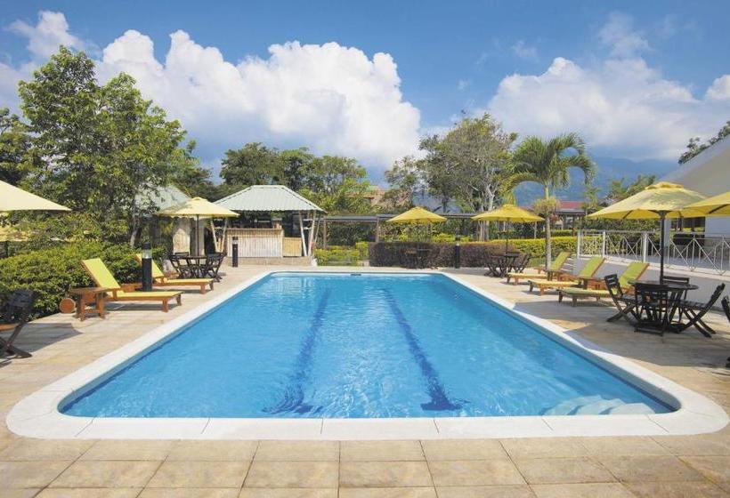 Отель De Aventura Y Centro De Convenciones Madaura