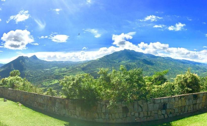 Отель De Aventura Y Centro De Convenciones Madaura