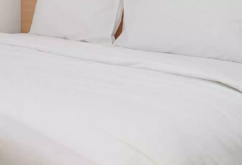 Hotelli Reddoorz @ Jalan Brigjend Katamso Medan 2