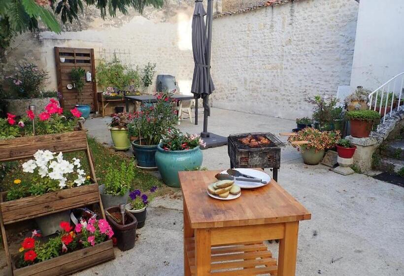 ペンション La Miramboise, Chambres Et Table D Hôtes