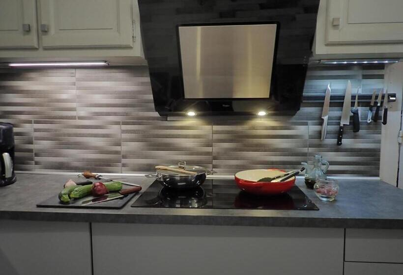 ペンション La Miramboise, Chambres Et Table D Hôtes