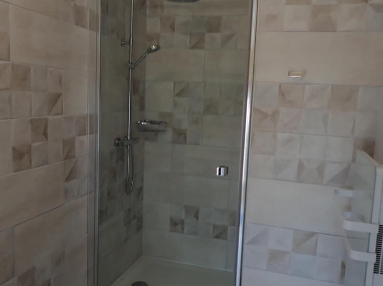 ペンション La Miramboise, Chambres Et Table D Hôtes