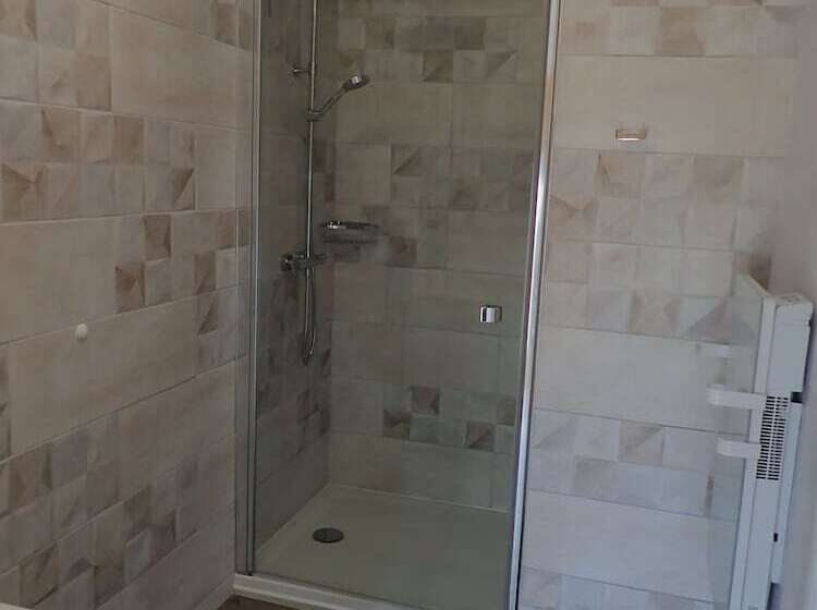 ペンション La Miramboise, Chambres Et Table D Hôtes