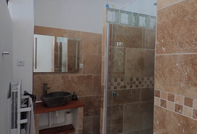 ペンション La Miramboise, Chambres Et Table D Hôtes