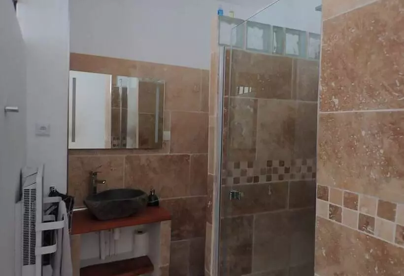 Majatalo La Miramboise, Chambres Et Table D Hôtes