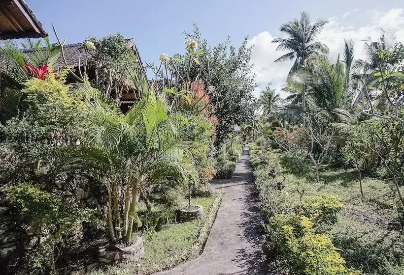 Majatalo Penida Lapaya Garden