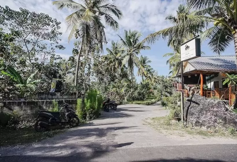 Majatalo Penida Lapaya Garden