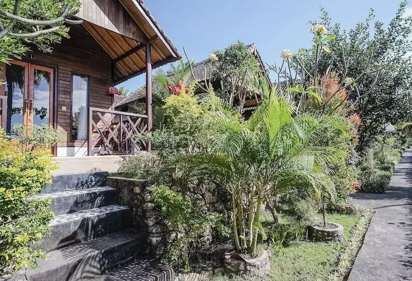 Majatalo Penida Lapaya Garden