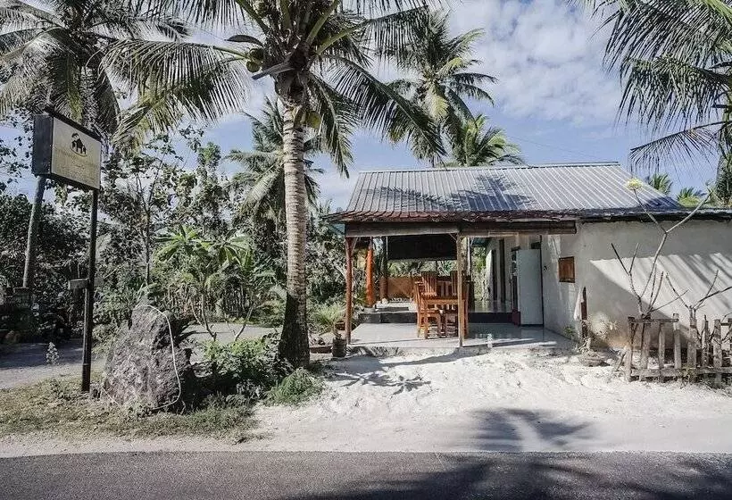 Majatalo Penida Lapaya Garden