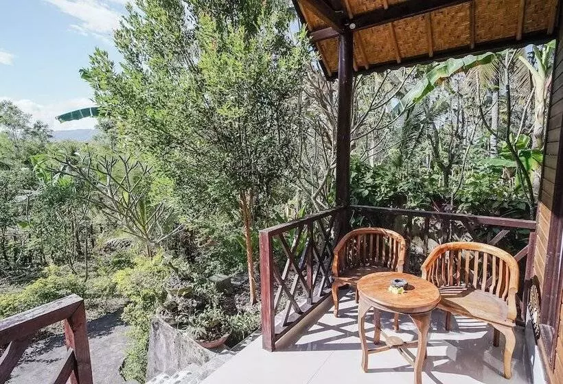 Majatalo Penida Lapaya Garden
