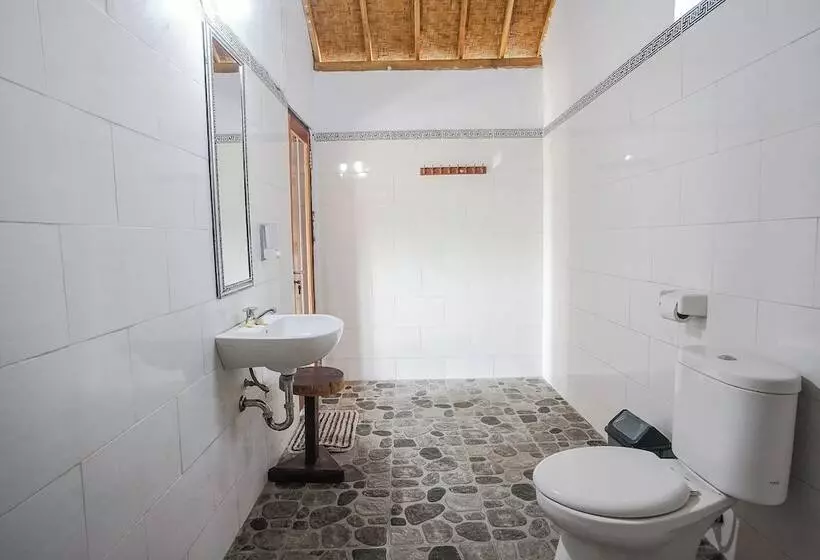 Majatalo Penida Lapaya Garden