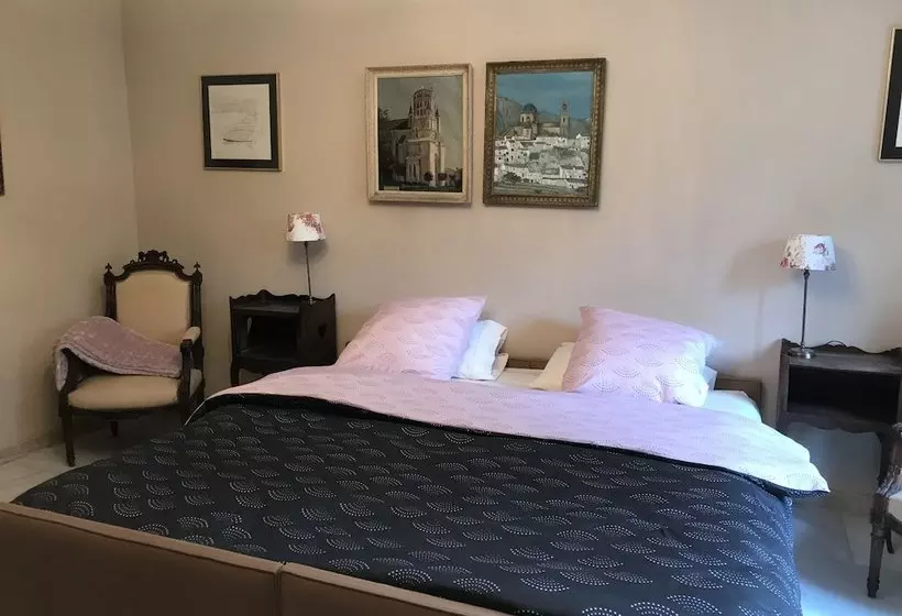 Aamiaismajoitus (B&B) Residence Le Petit Paradis