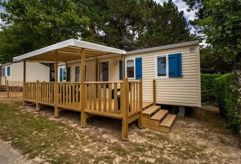 Hotelli Camping Les Brillas