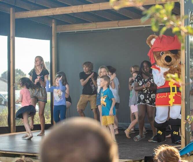 ホテル Camping Les Brillas