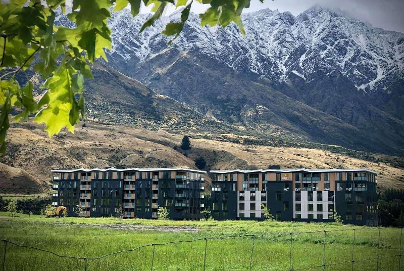 Отель La Quinta By Wyndham Queenstown