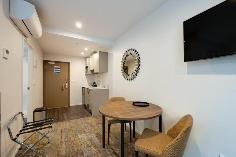 Отель La Quinta By Wyndham Queenstown