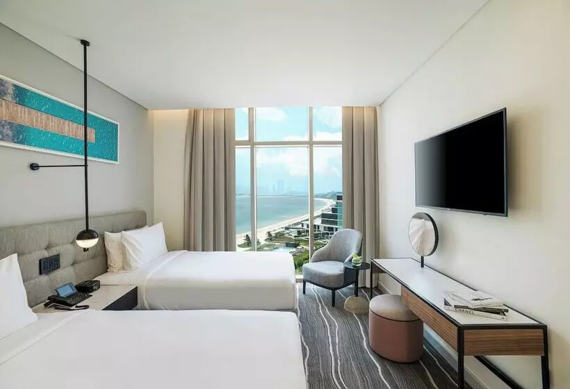 هتل Th8 Palm Dubai Beach Resort Vignette Collection, An Ihg