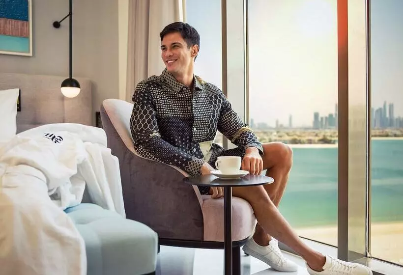 هتل Th8 Palm Dubai Beach Resort Vignette Collection, An Ihg