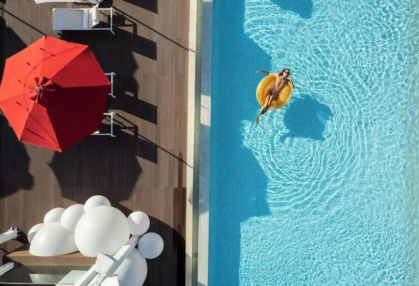 هتل Th8 Palm Dubai Beach Resort Vignette Collection, An Ihg