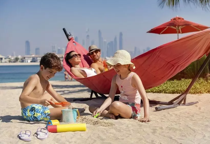 هتل Th8 Palm Dubai Beach Resort Vignette Collection, An Ihg