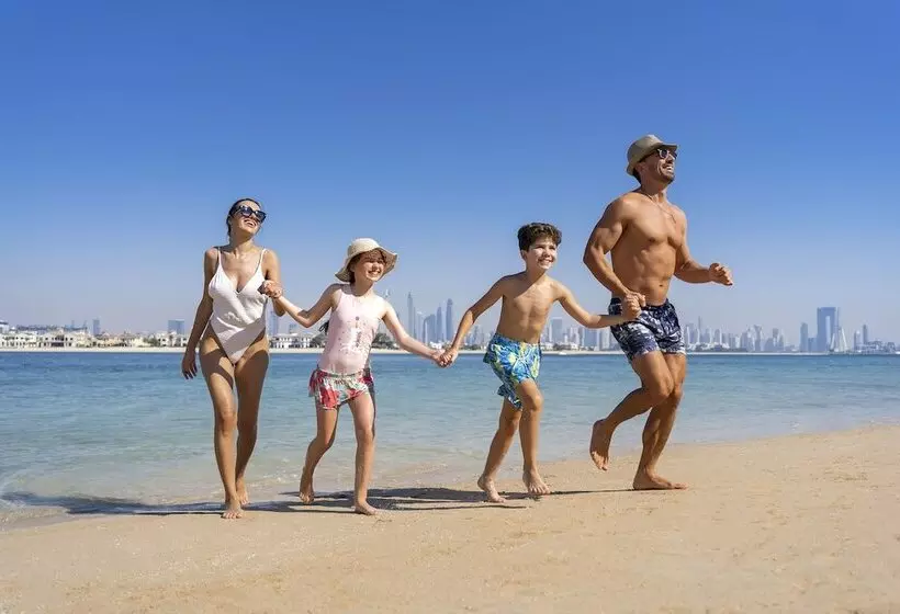 هتل Th8 Palm Dubai Beach Resort Vignette Collection, An Ihg