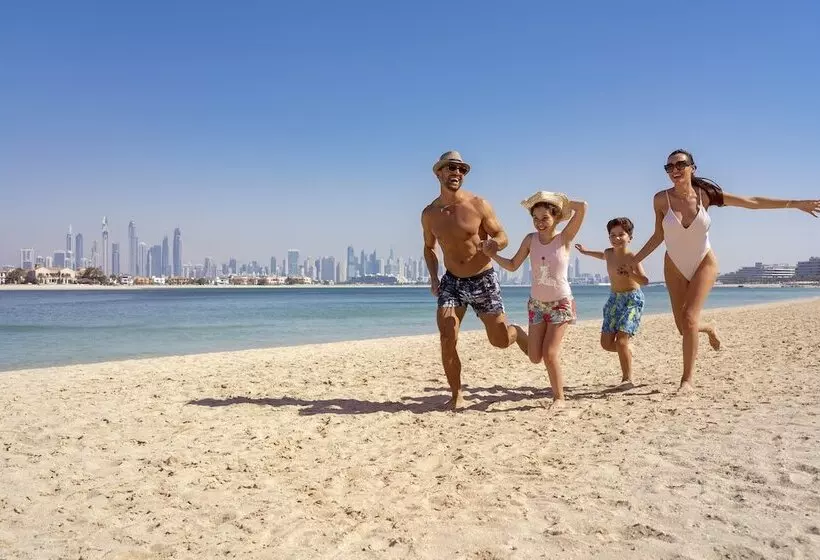 هتل Th8 Palm Dubai Beach Resort Vignette Collection, An Ihg