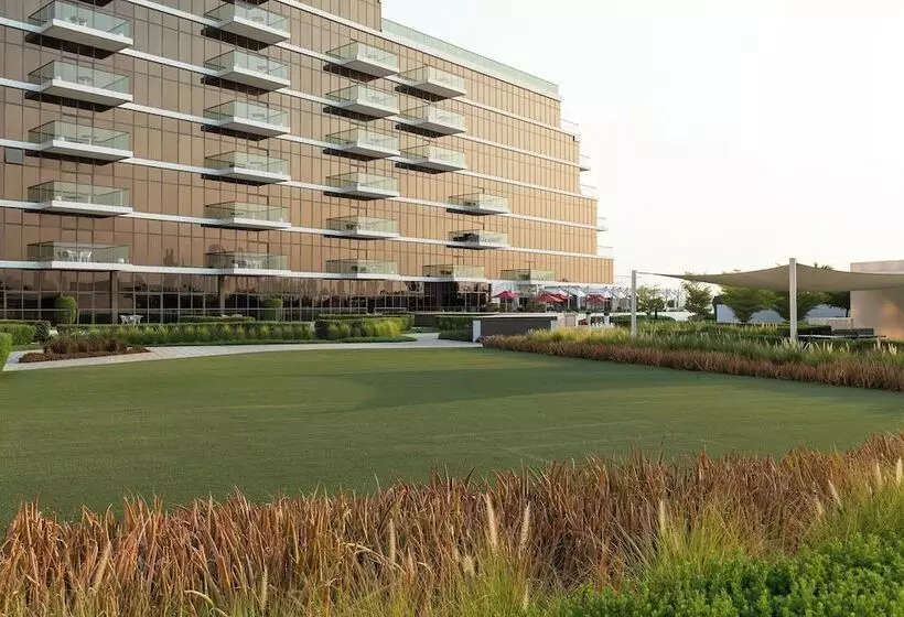 هتل Th8 Palm Dubai Beach Resort Vignette Collection, An Ihg