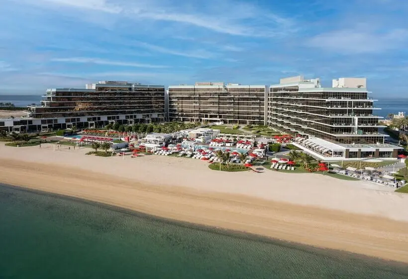 هتل Th8 Palm Dubai Beach Resort Vignette Collection, An Ihg