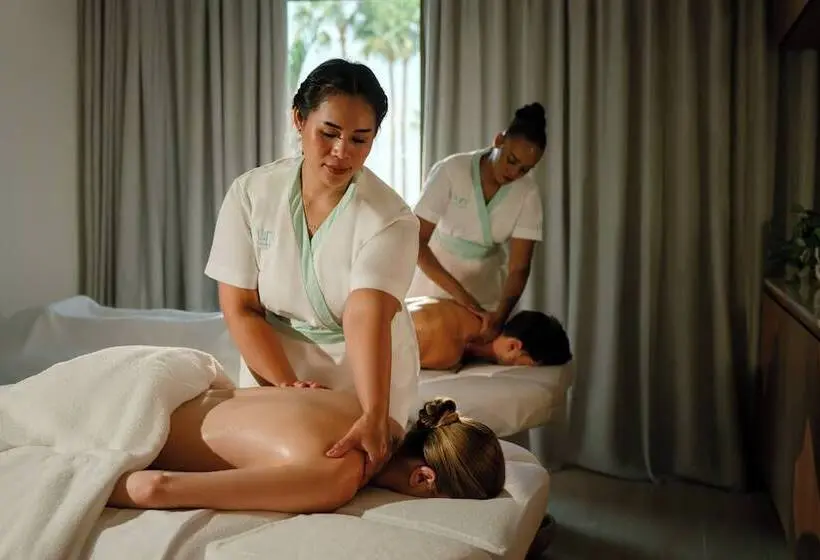 هتل Th8 Palm Dubai Beach Resort Vignette Collection, An Ihg