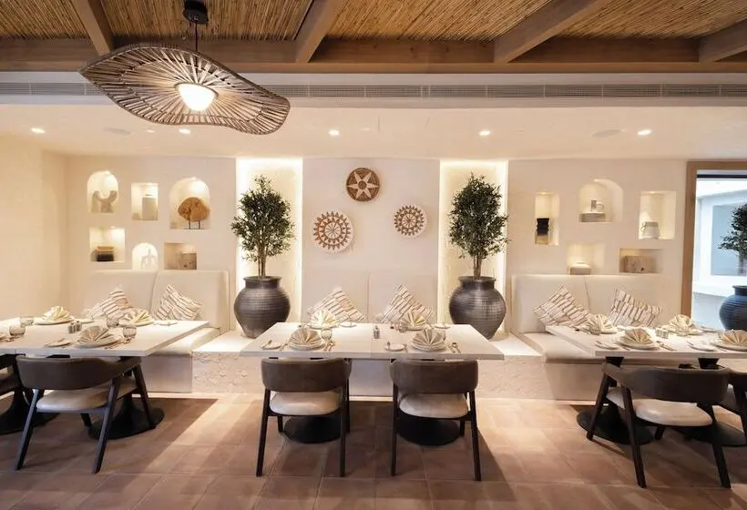 هتل Th8 Palm Dubai Beach Resort Vignette Collection, An Ihg