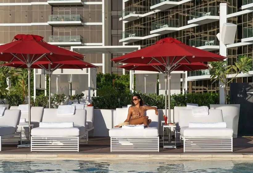 هتل Th8 Palm Dubai Beach Resort Vignette Collection, An Ihg