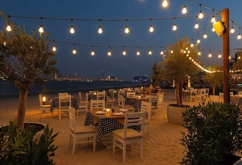 هتل Th8 Palm Dubai Beach Resort Vignette Collection, An Ihg
