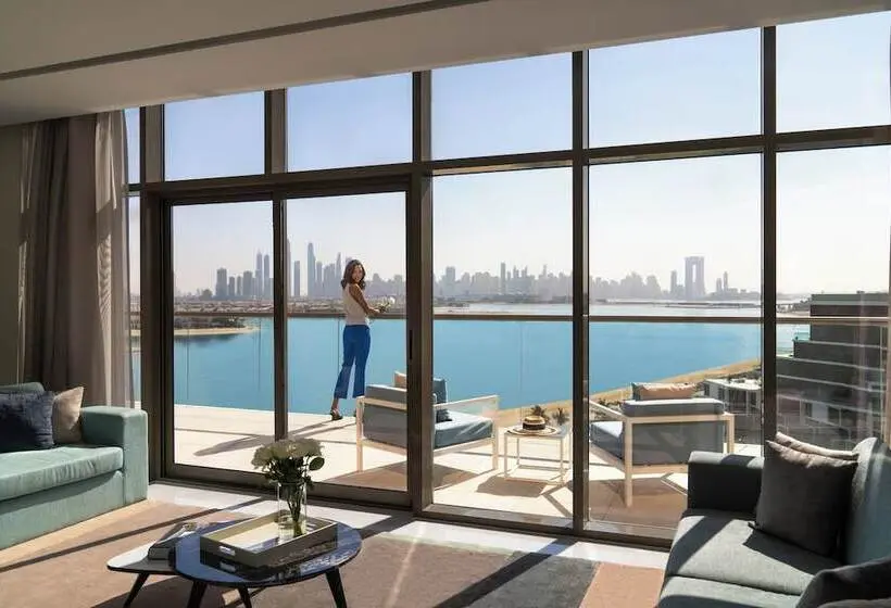 هتل Th8 Palm Dubai Beach Resort Vignette Collection, An Ihg